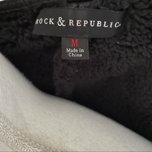 Rock & Republic Sherpa Faux-Leather Suede Black Metallic Vest Size Medium - Picture 6 of 7